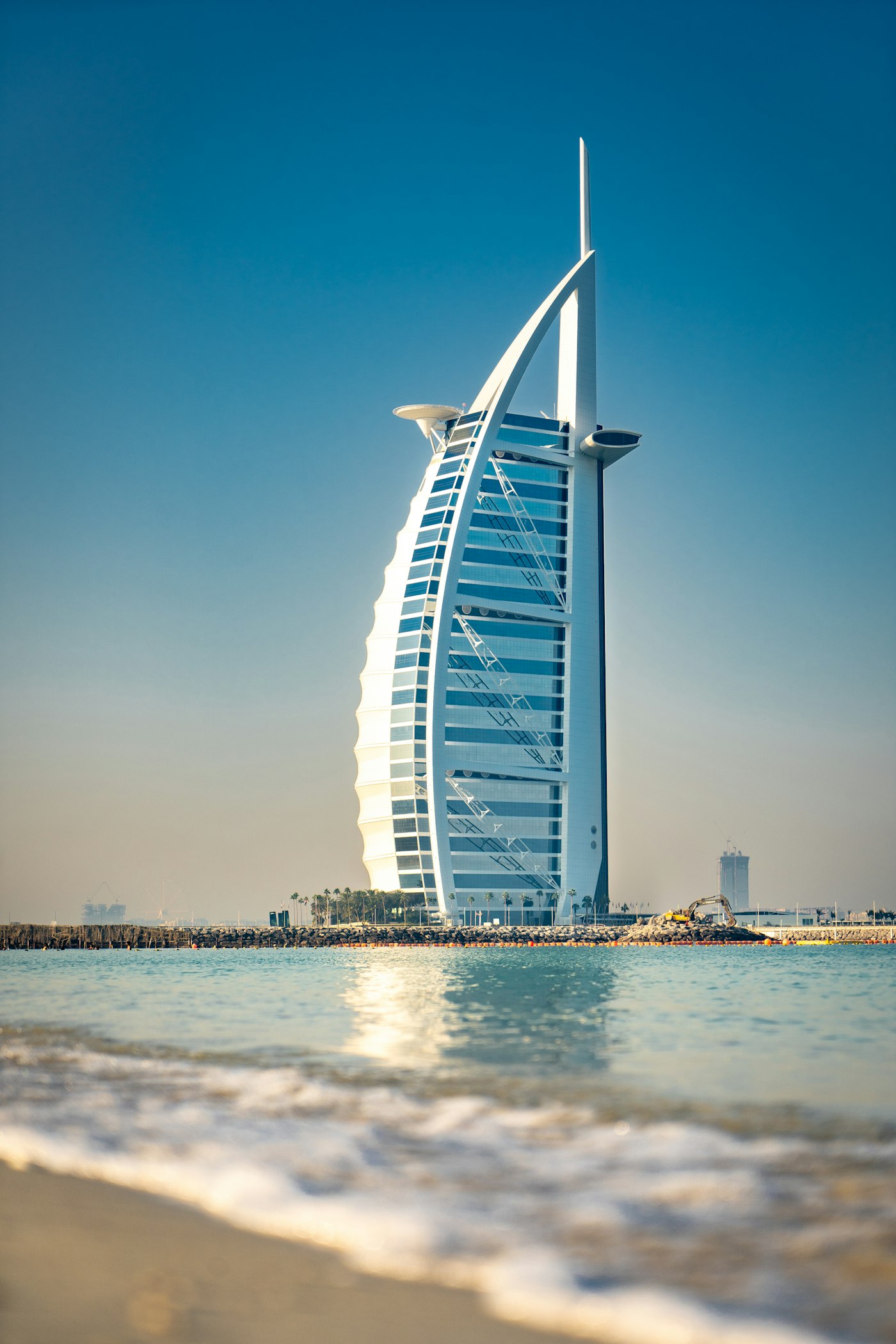 Dubai as a Global Capital Hub: What Investors Should Watch